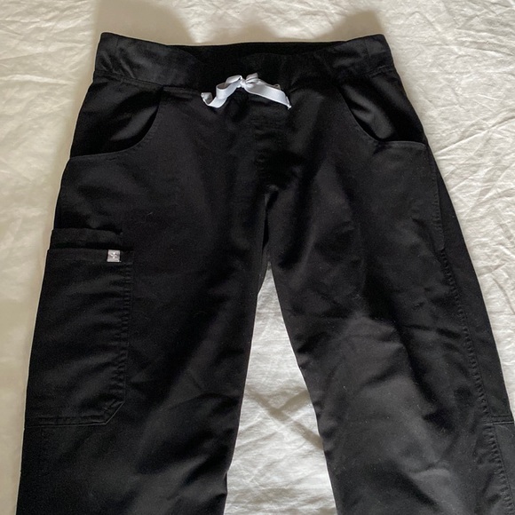 FIGS black scrub pants - Picture 1 of 5